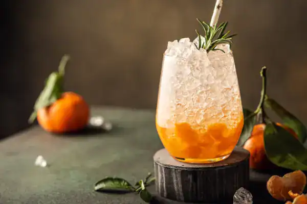 Cocktail ice